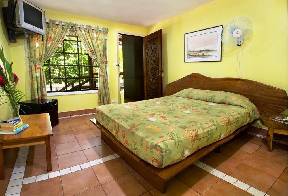 Oceanfront Hotel Verde Mar Direct Access To The Beach Manuel Antonio Eksteriør bilde